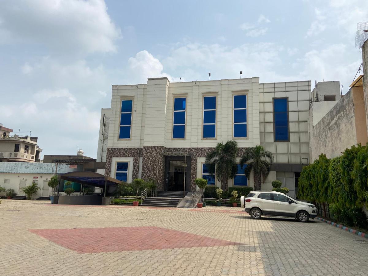 Jalandhar Corporate Suites & Banquet Hall Exterior photo